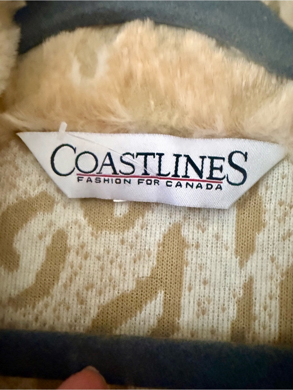 NWOT Coastlines Faux Fur Leopard Print Zip-Up Vest – Snow Leopard Pattern - Picture 3 of 6